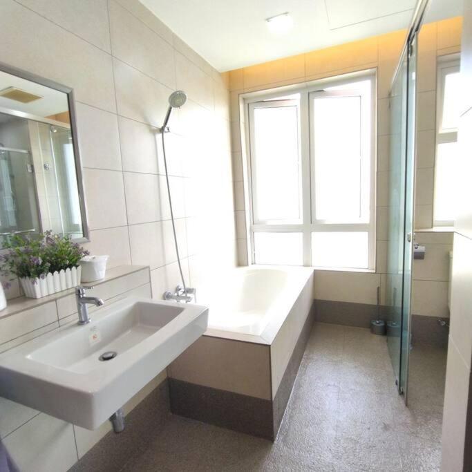 Octagon Premium Ipoh Town Center 2Br 101 By Grab A Stay Bagian luar foto